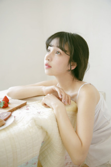 女生超短裙穿搭